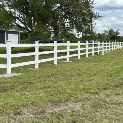 why choose a vinyl fence like this one shown in Punta Gorda